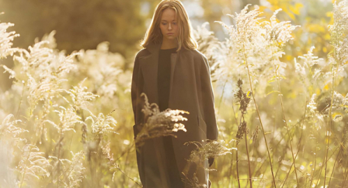 Miu Miu, la nuova campagna autunno-inverno con Hailey Bieber e Xiao Wen Ju